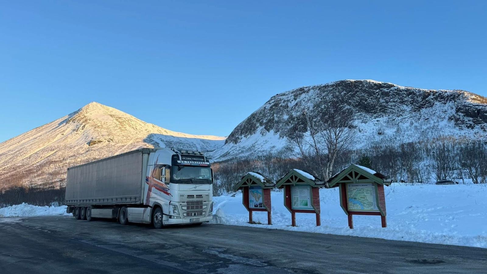 Volvo FH DK Transport u zasněžených norských hor