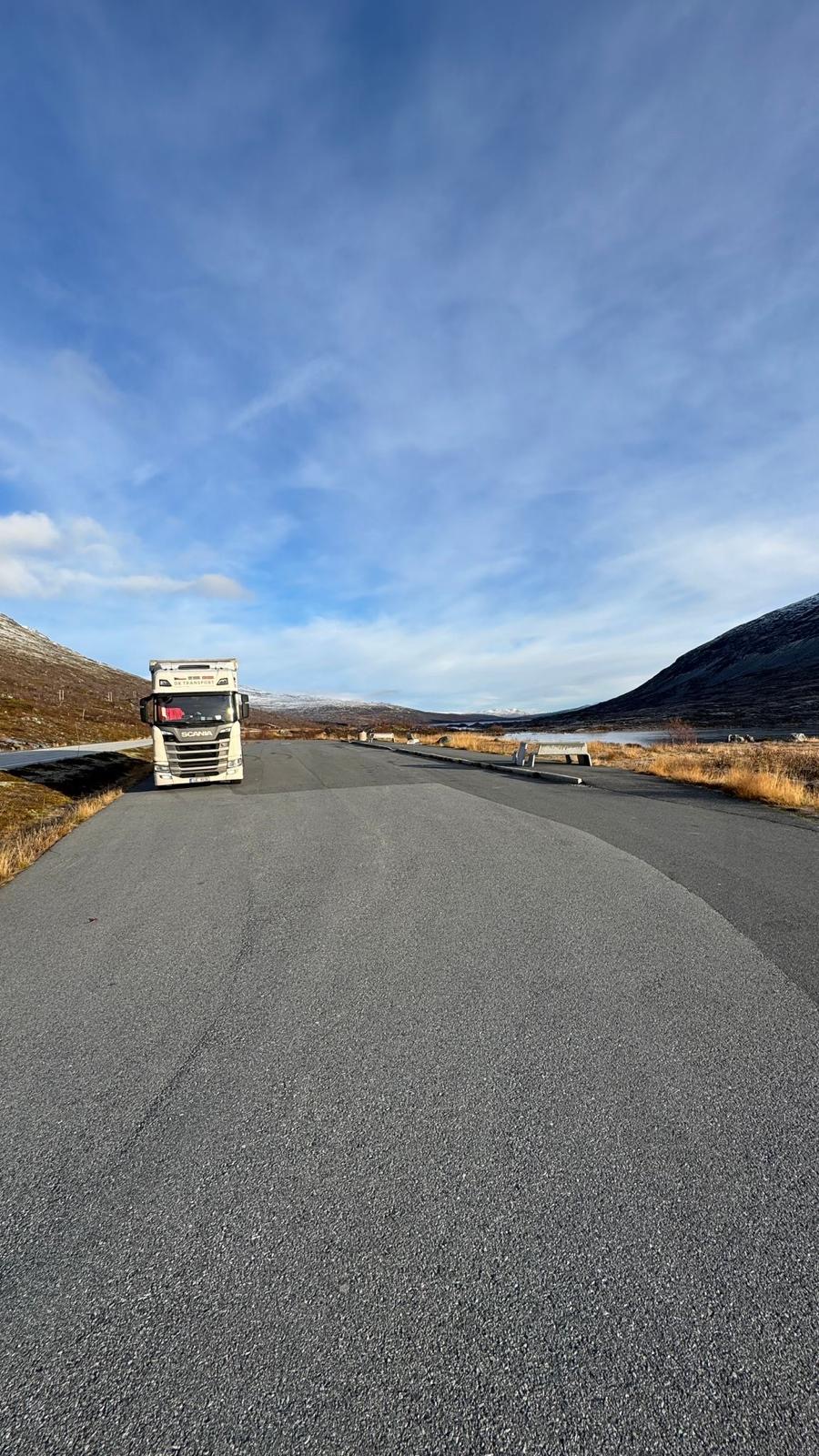 Scania DK Transport na odpočívadle v norské náhorní plošině